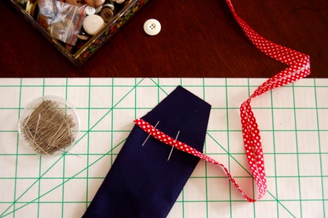 sewing_sunglasses_case