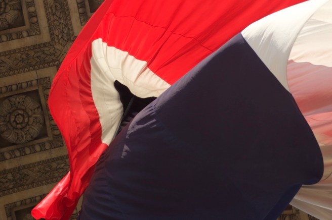 arc_du_triumphe_french_flag