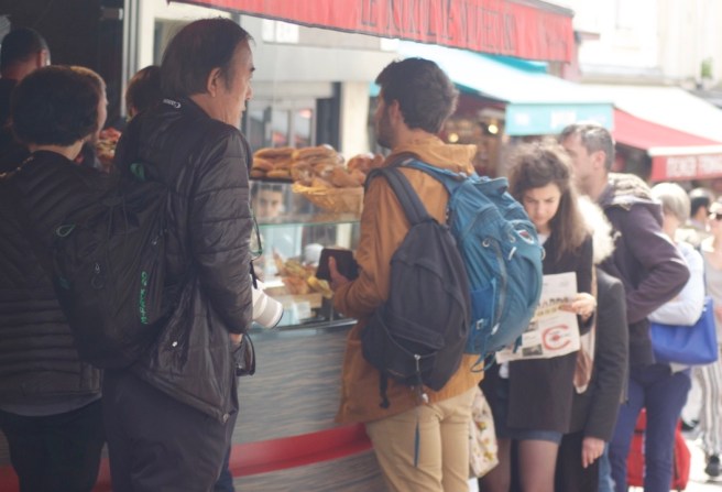 paris_market_queue